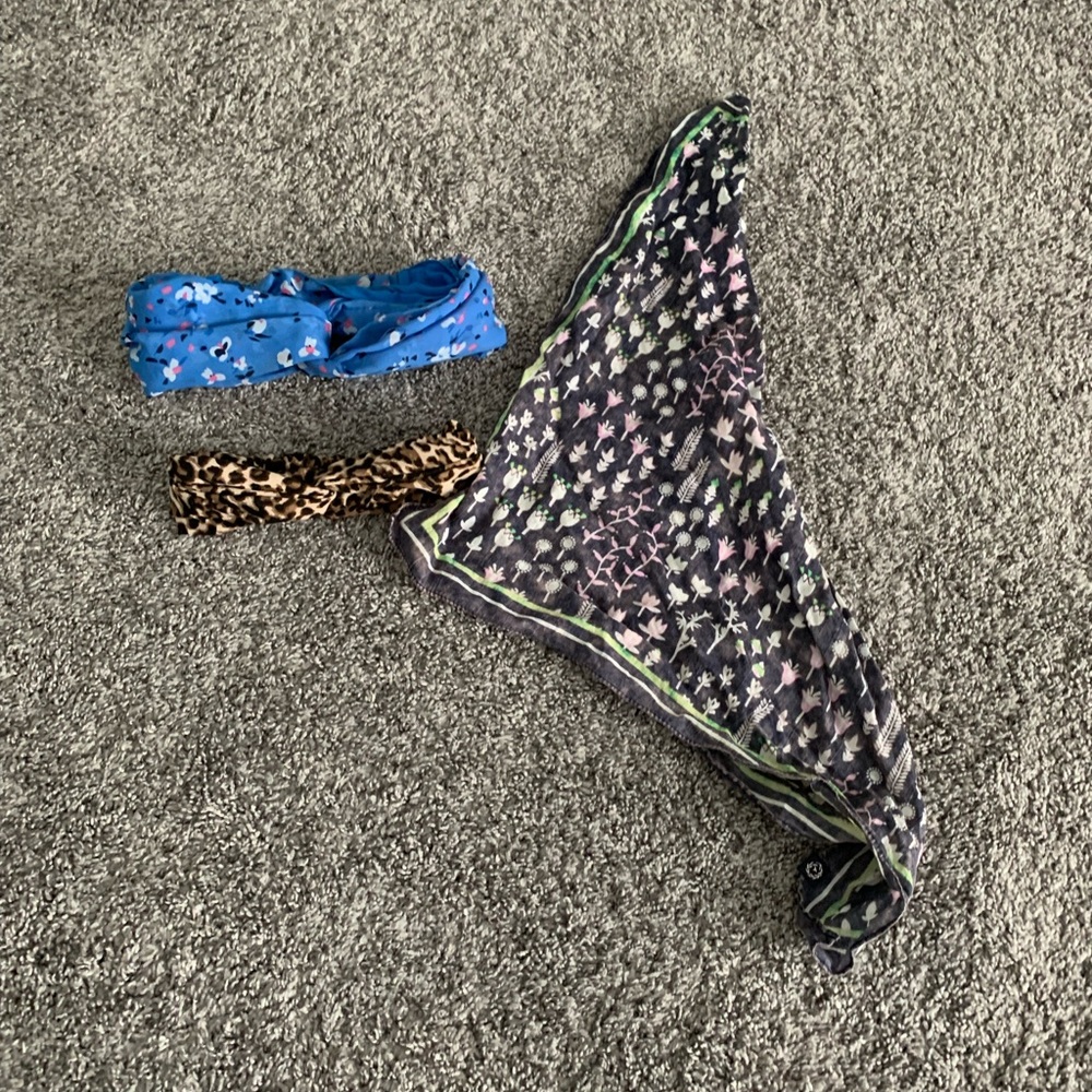 Womens bundle of hair accessories (headbands & scarf)